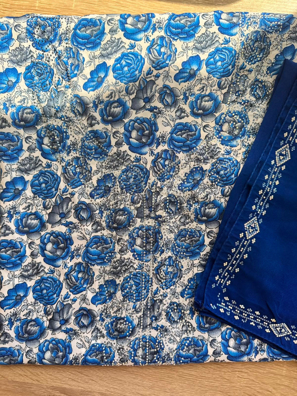 *مخور أزرق ملكي 💙✨*